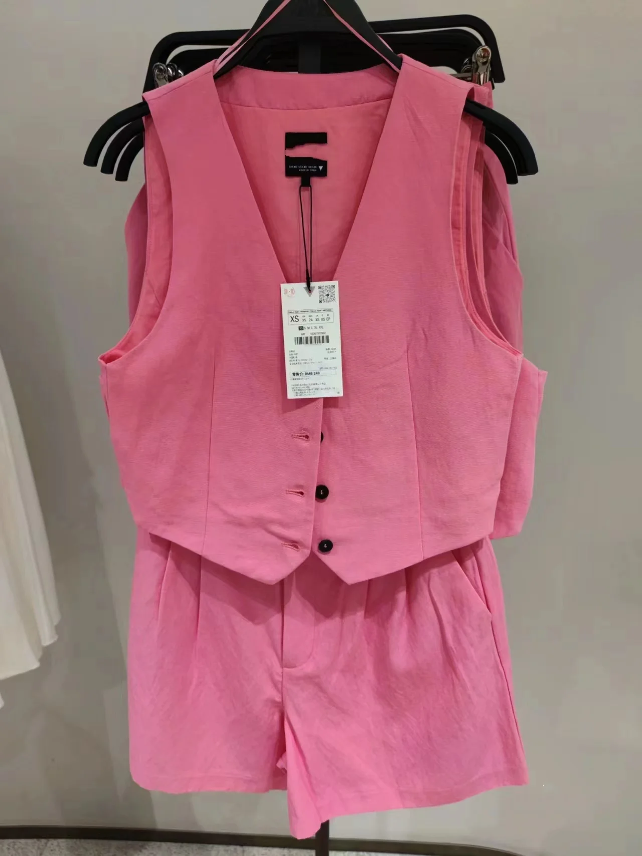 

Облегающий цветной жилет на пуговицах, новинка лета 2025, женский модный элитный жилет для поездок на работу, V Ne ort, длина, одна пуговица