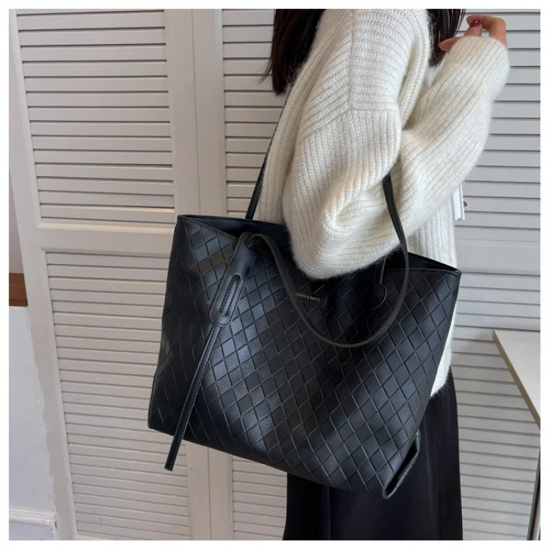 

Высококачественная женская большая сумка, изготовленная из искусственной кожи, с компактным высококачественным будальком, аккуратным легким винтажным винтажным дизайном ​