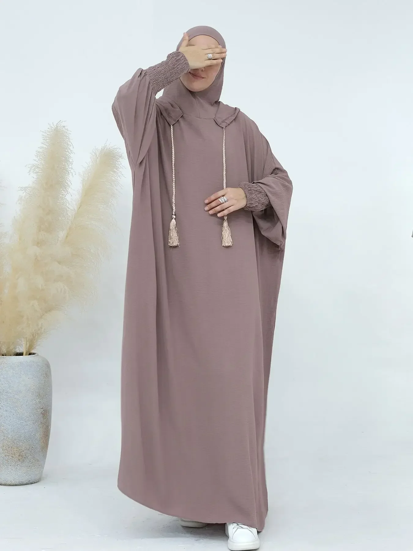 

Ramadan Eid Hooded Abaya with Hat Tassels Dubai Turkey Islamic Muslim Dress Prayer Clothes Abayas for Women Kaftan Robe Niqab