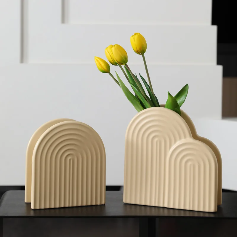 Medieval ceramic vase ornament, living room dried flower arrangement art cream wind dining table countertop decoration wholesale