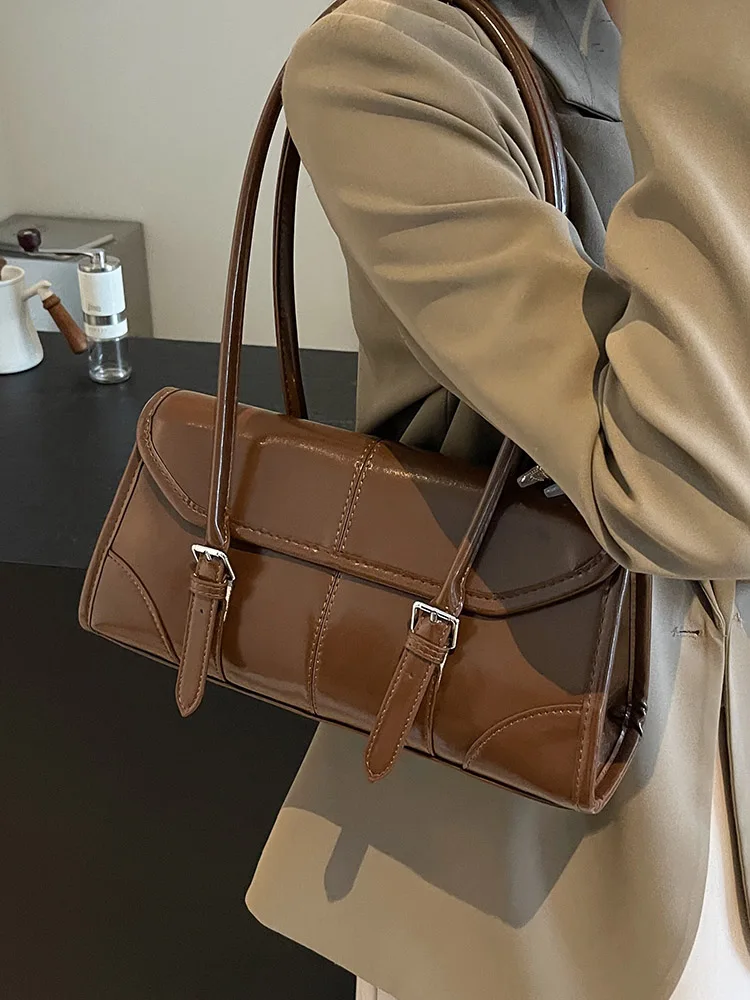 High End Burgundy Oil Wax Leather Underarm Bag Elegant Women\'s Magnetic Buckle Shoulder Bag Commuter Versatile Ladies Tote Bags