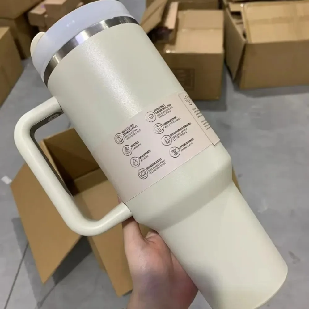 

2025 Новая горячая термос большой емкости из нержавеющей стали на 40 унций — изолированный стакан с крышками и соломинками, идеально подходит для путешествий