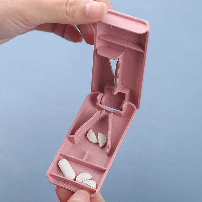 1pc Mini Plastic Medicine Pill Holder Useful Portable Tablet Cutter Splitter Pill Case Storage Box Pill Tablet Cutter Divider