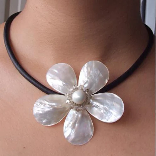 

Favorite Pearl Jewelry,White Color Sea Shell Mop Flower Freshwater Pearl Crystal Black Rope Necklece,Charming Women Gift