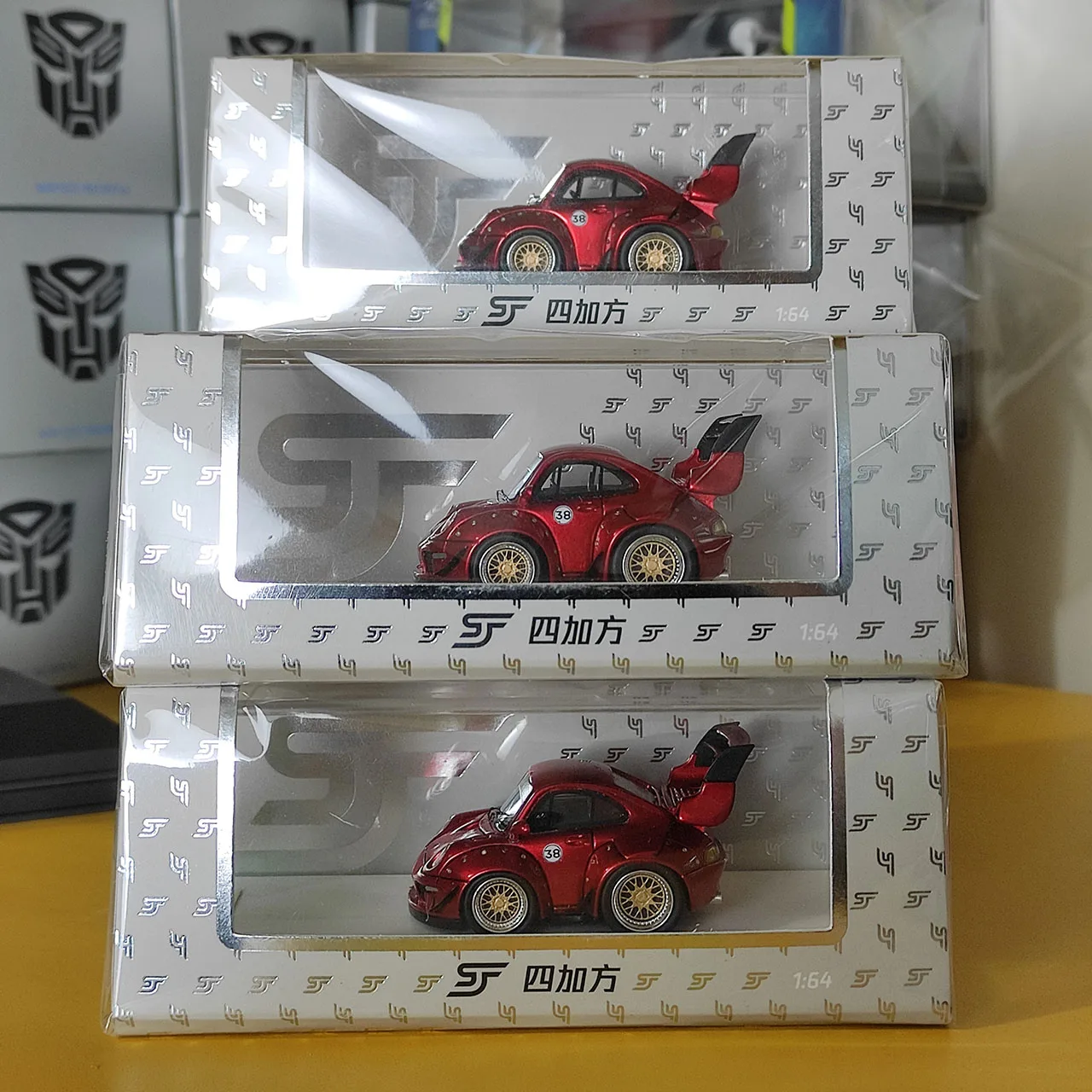 

SJF масштаб 1/64 Porsche 993RWB широкий корпус Firebird Egg Car Q модель автомобиля из смолы Коллекционная игрушка в подарок сувенир дисплей орнамент