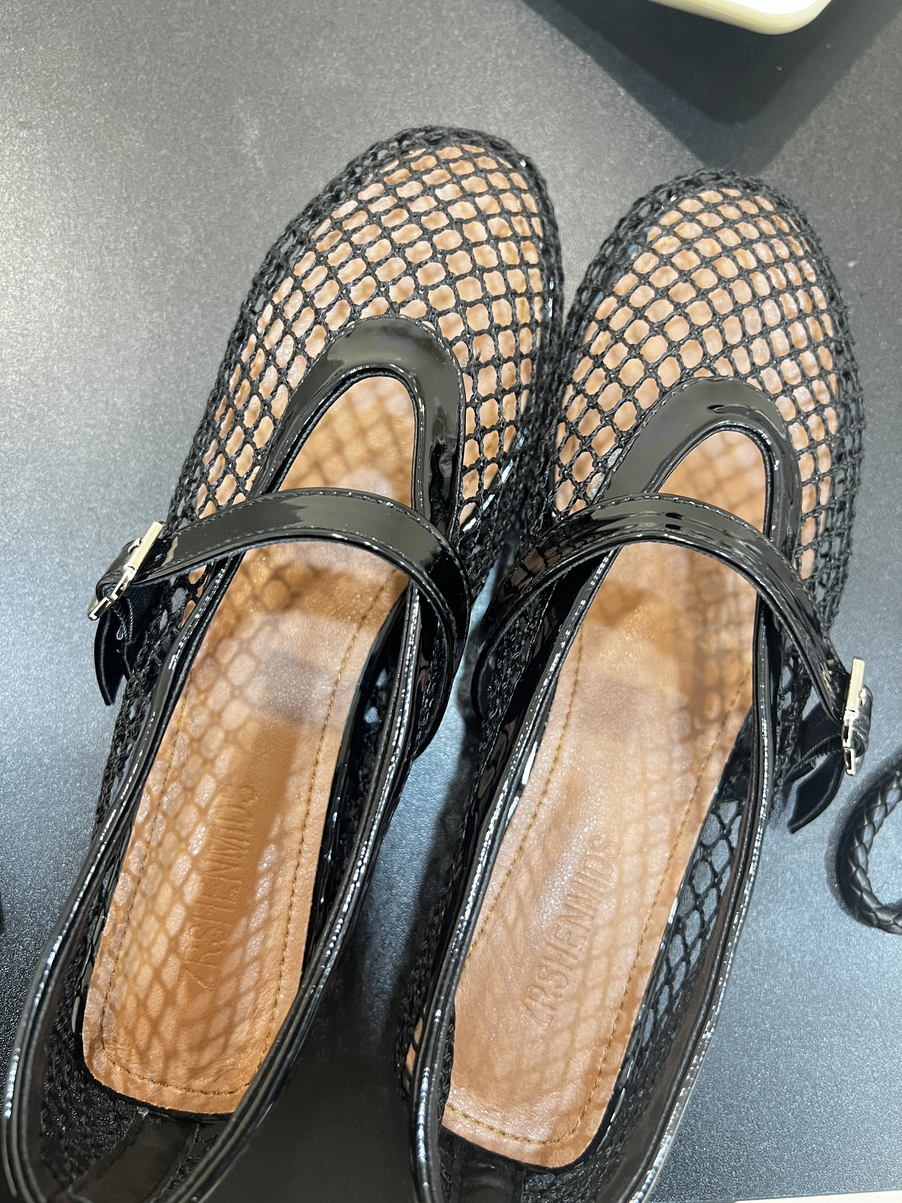

Spring Mesh Women Cover Heel Flats Round Head Hollow Out Shoes Fashion Soft Sole Buckle Strap Zapatos Mujer