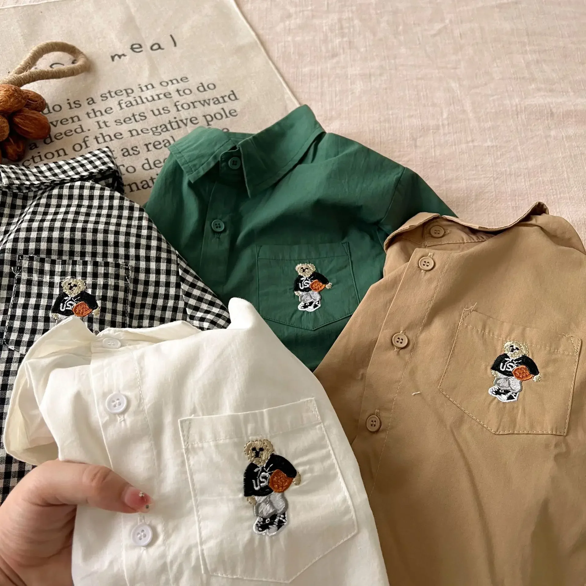 

Children's White Shirt Autumn 2024 New Boys Girls Korean Version Little Bear Embroidered Long-sleeved Plaid Lapel Shirt Trend