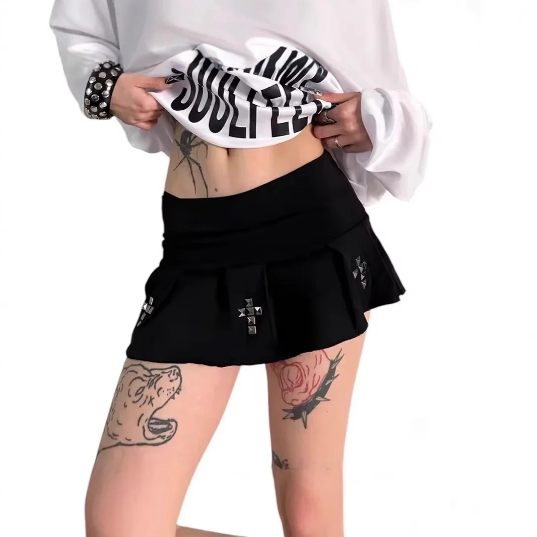 Gothic Y2K Women Mini Skirt Punk Pyramid Stud Cross Decoration Low Rise Pleated Micro Skirt Built‑in Shorts Street Clubwear