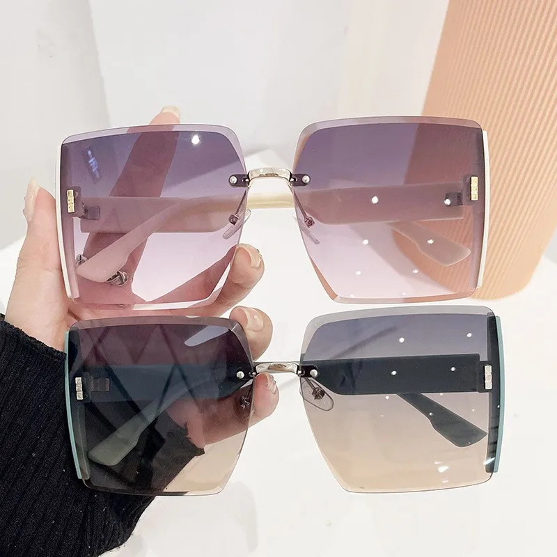 

Trendy Women Large Frame Sunglasses Gradient Color Eyeglasses Brand Design Square Rimless Eyewear UV Protection Sun Glass