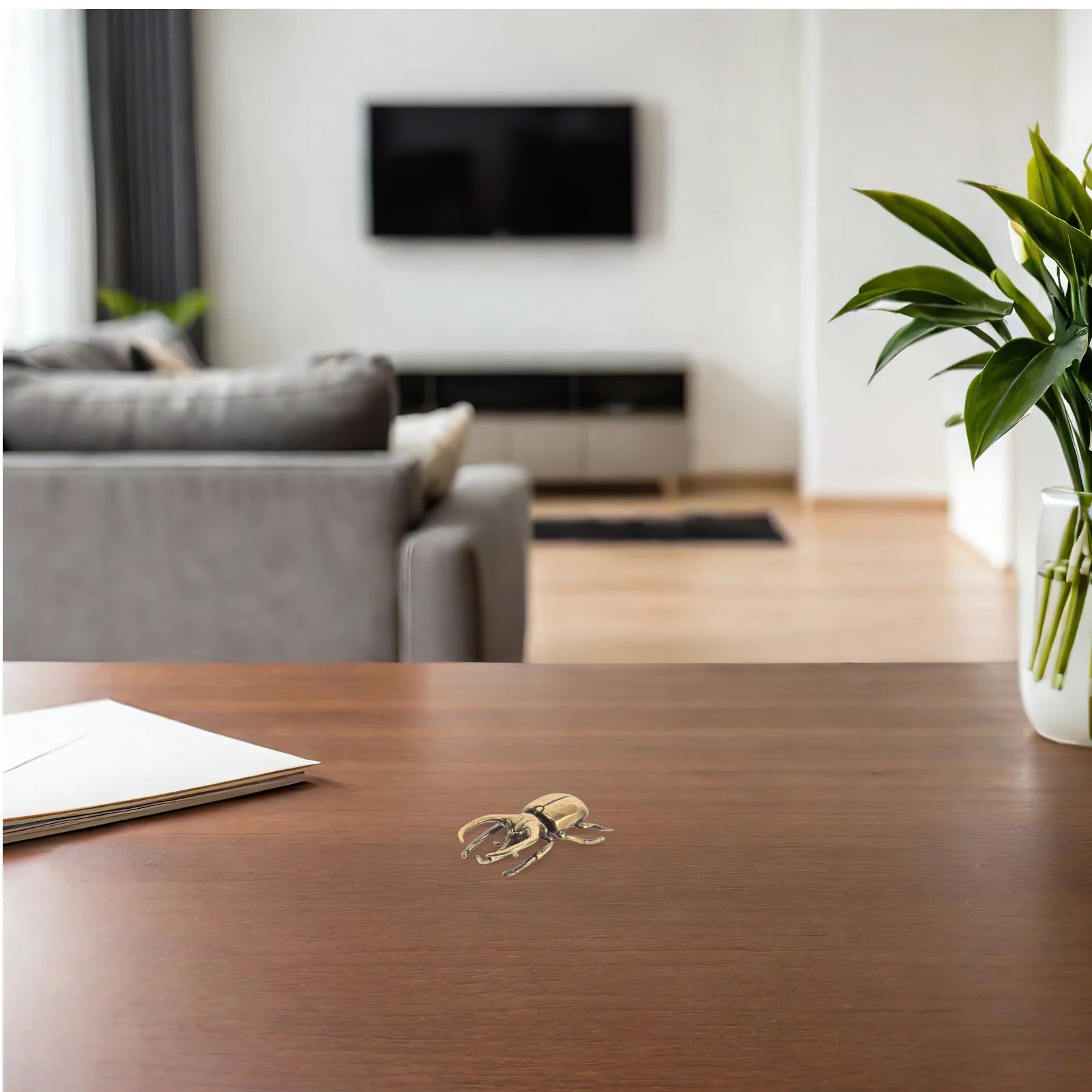 

Vintage Brass Beetle Ornament Exquisite Craftsmanship Decorative Piece Desktop Shelves Office Space Sophistication Curiosity