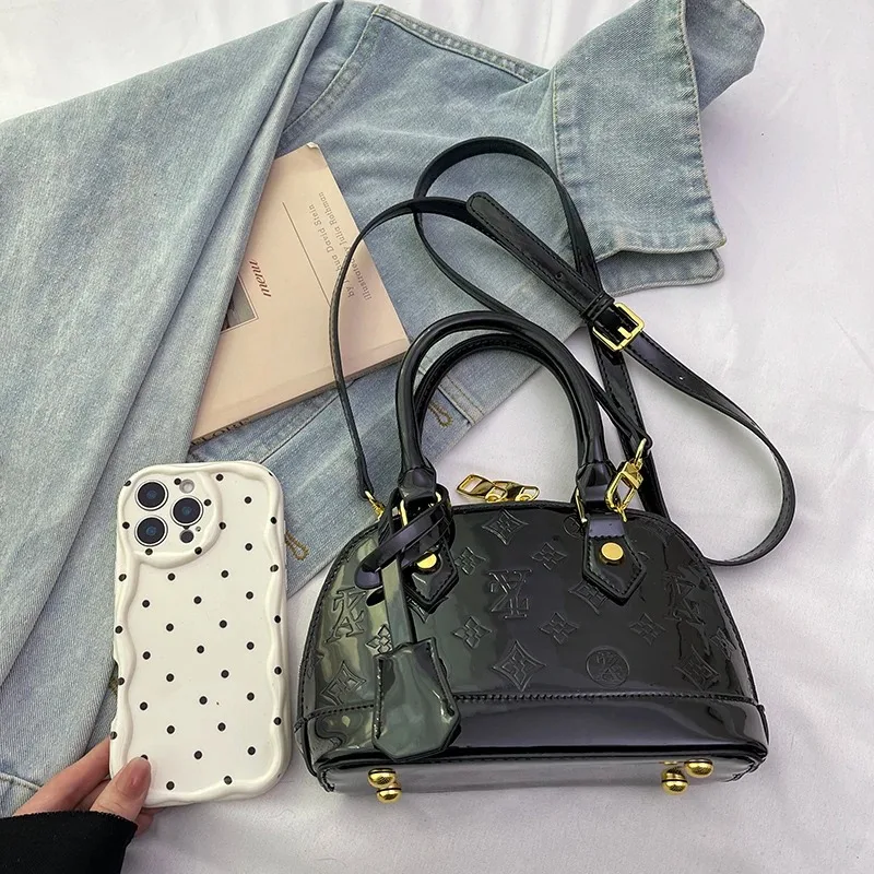 Women's Leather Shoulder Bags - Branded Handbag Collection, Trendy Crossbody Bags and Practical Tote Bags