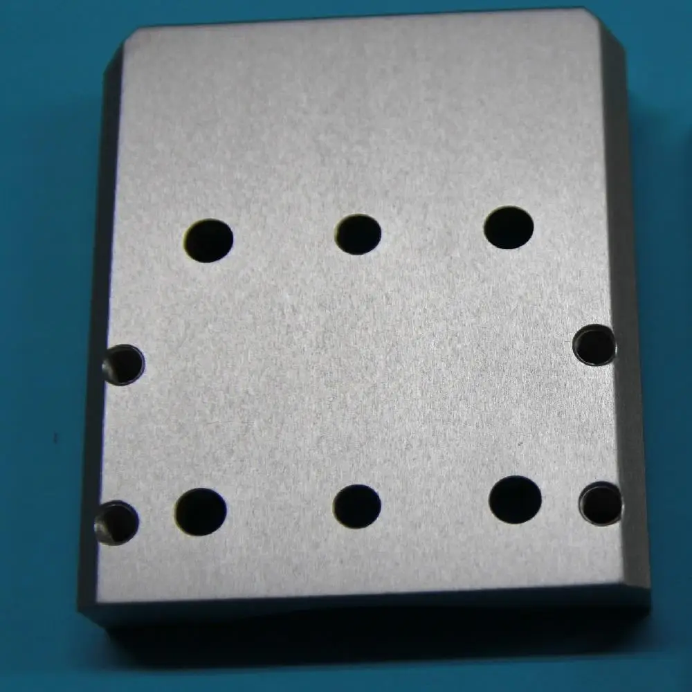 خدمات التصنيع باستخدام الحاسب الآلي المخصصة لأجزاء الألومنيوم مع السفع الرملي والمؤكسد