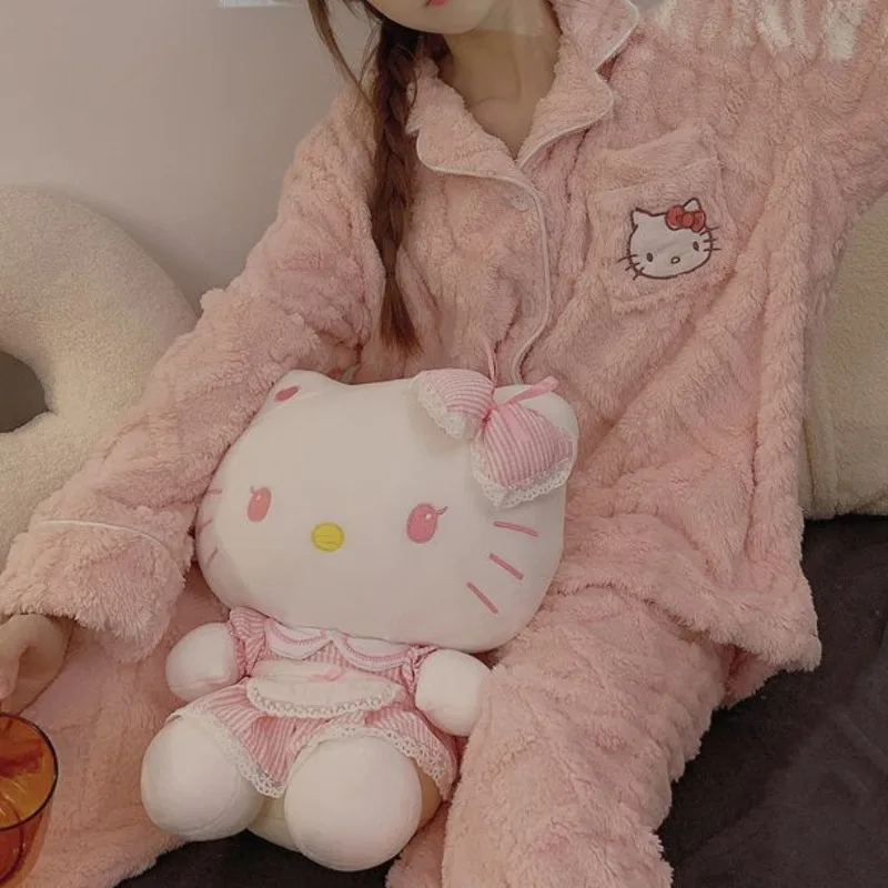 Sanrio-Pijama de Hello Kitty para mujer, ropa de dormir bonita, cálida, de felpa, engrosada, Kawaii, para el hogar, conjuntos de manga larga