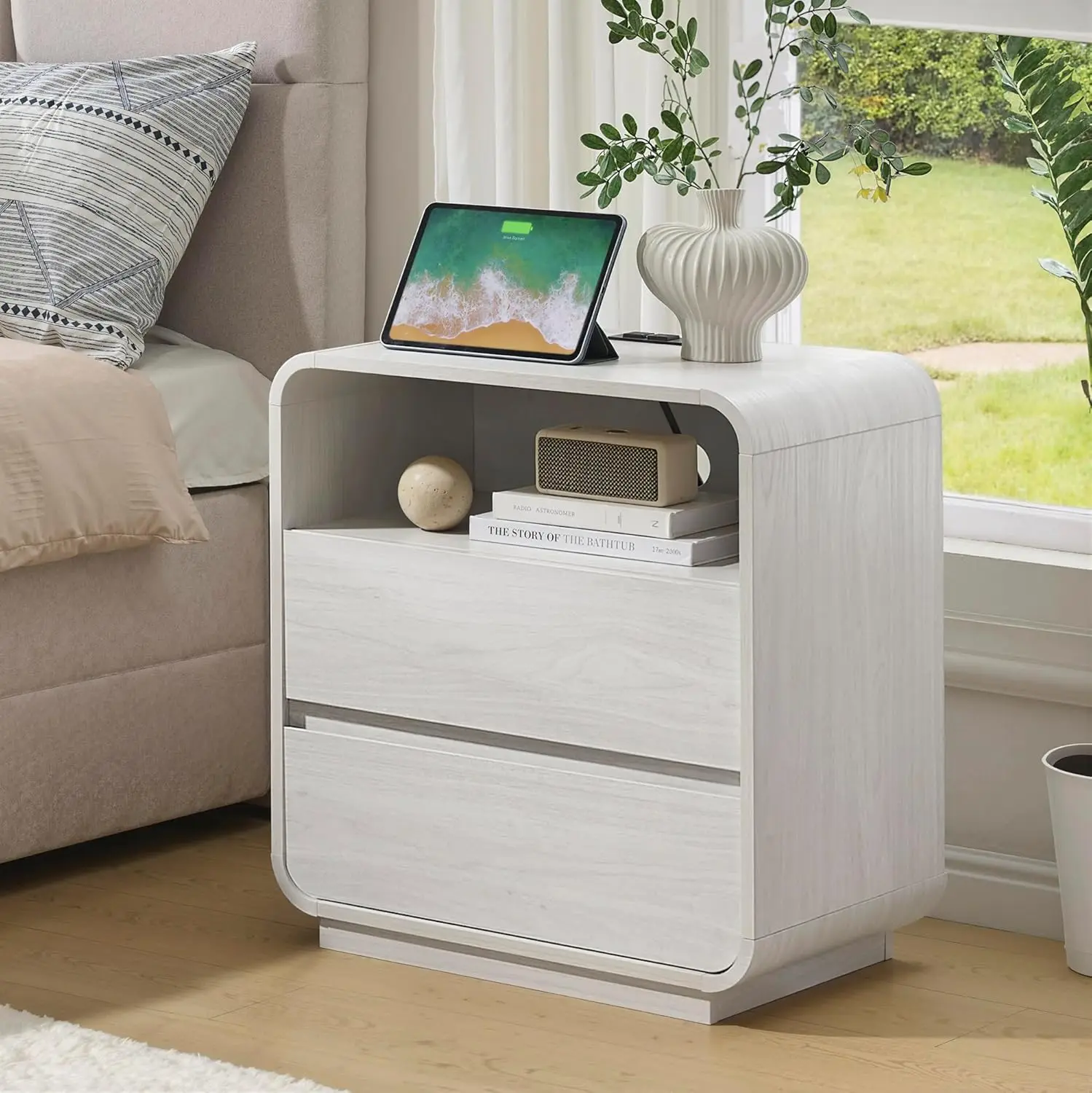 زوج من طاولات النوم الحديثة بعرض 23.2 مع قاعدة شحن وأدراج تخزين