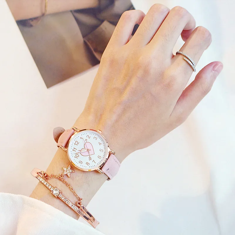 Cute Heart Pattern Dial Girls Quartz Wrist Watch Simple Leather Band Fashion Watch For Student Daily Gift
