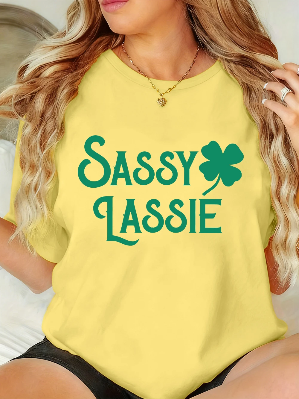 

Футболки с графическим принтом Sassy Lassie, женские летние футболки с круглым вырезом, удобные свободные топы с короткими рукавами, повседневная мягкая женская одежда