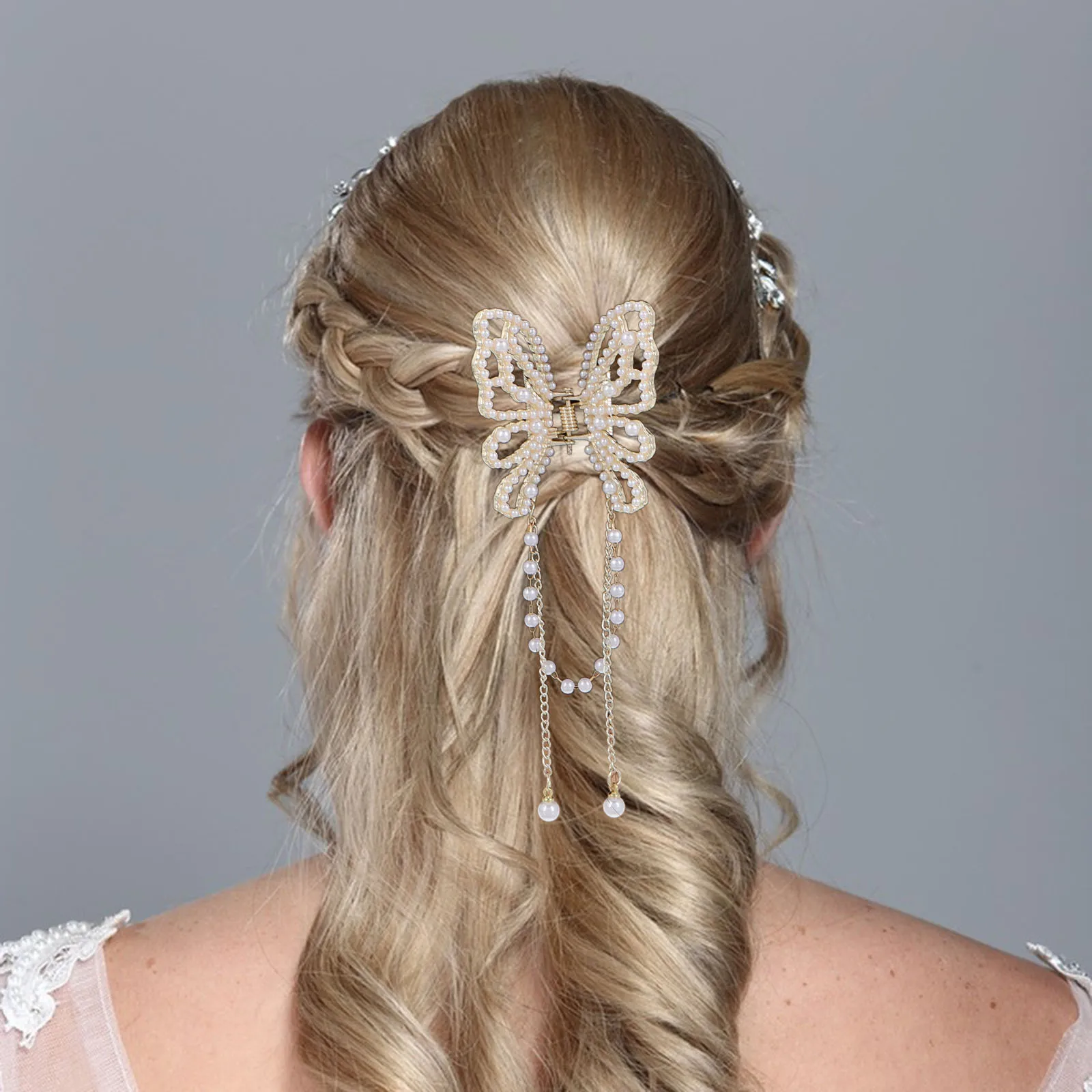 

Tassel Butterfly Hair Claw Clip with Pearl Embellishment Small Elegant Hair Clips for Women Gold Metal Korean Style Chain Fringe