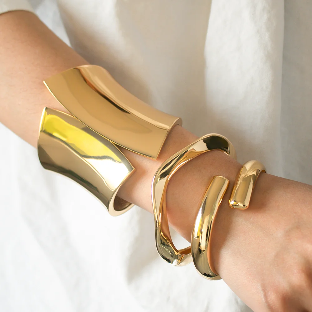 

GZJPEI Exaggerated Punk Smooth Spring Bangles Gold Color Heavy Metal Bracelet For Women For Men Unisex Jewelry Hip Hop 2025 New