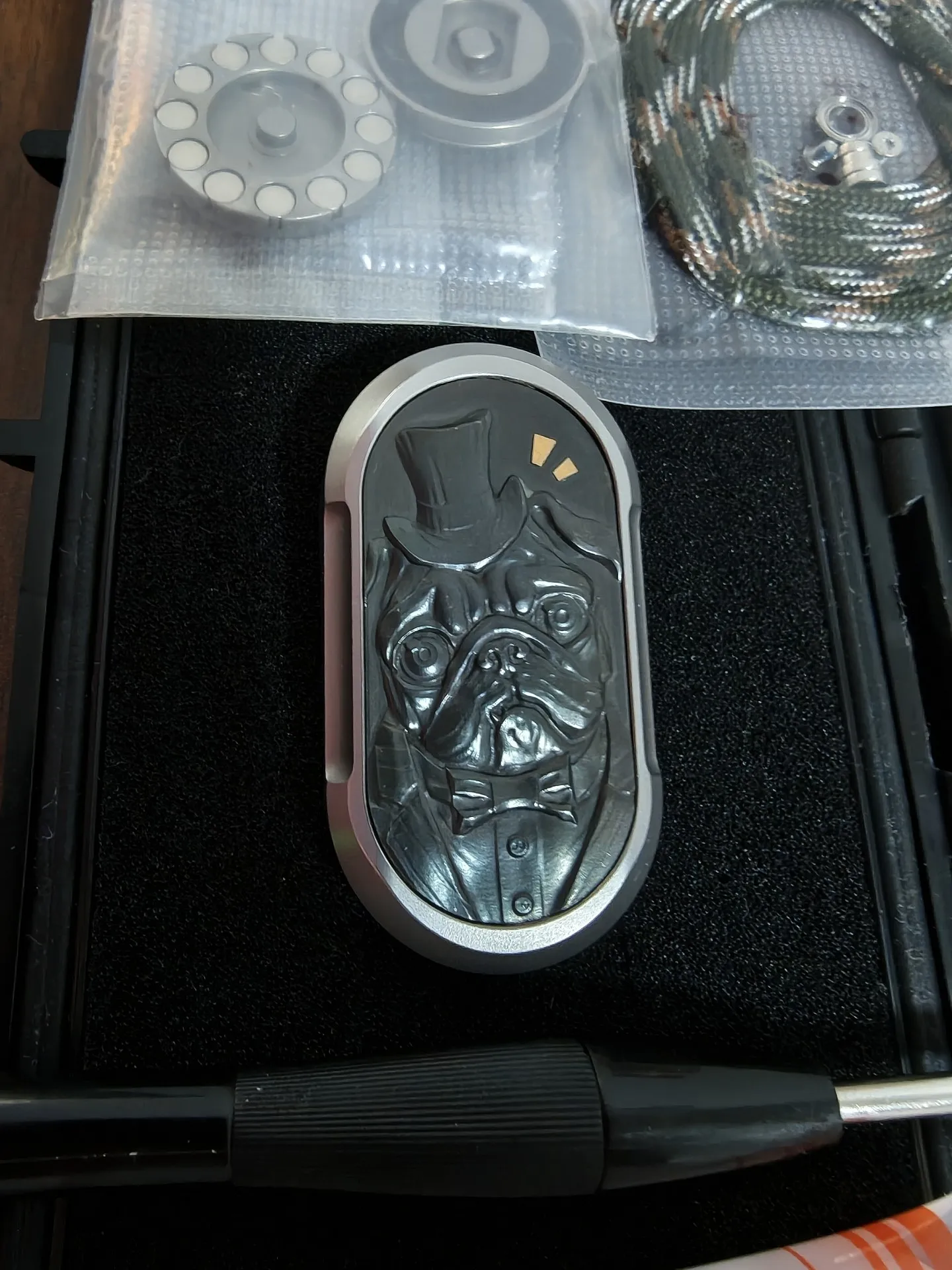 Used EDC Tk5 Push Card Tk5 Easter Egg Push Card, Main Body Stainless Steel Material, Patch Starling Dog Zirconium Sticker