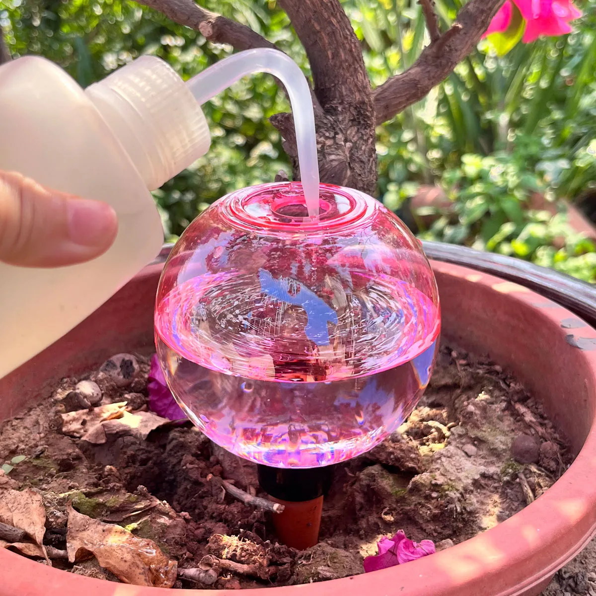 2pcs Plant Watering Balls Automatic Self Watering Balls Plastic Balls Garden Waterer Plant Drip Watering Garden Irrigation