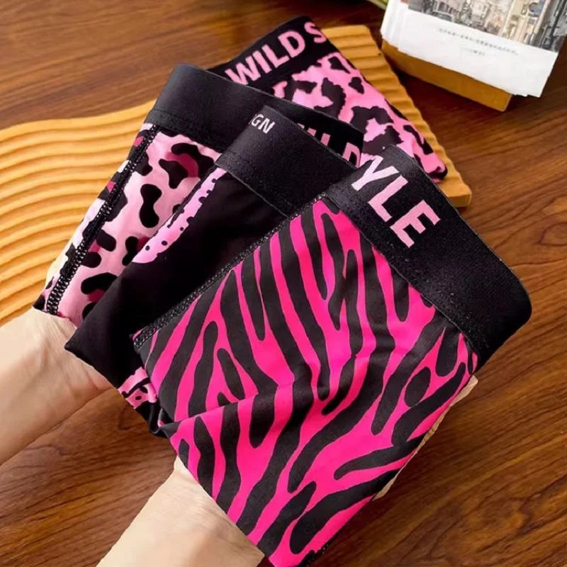 Ropa interior con estampado de leopardo para hombre, tela de seda helada sexy para hombre, pantalones cortos de esquina plana a la moda y personalizados, ropa interior transpirable