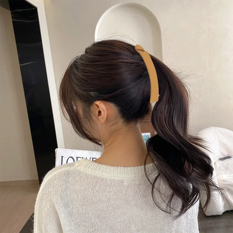 Women's Plastic Banana Barrettes Fashion Colored Frosted Vertical Ponytail Holder Clips Hair Styling Accessories Hair Clips