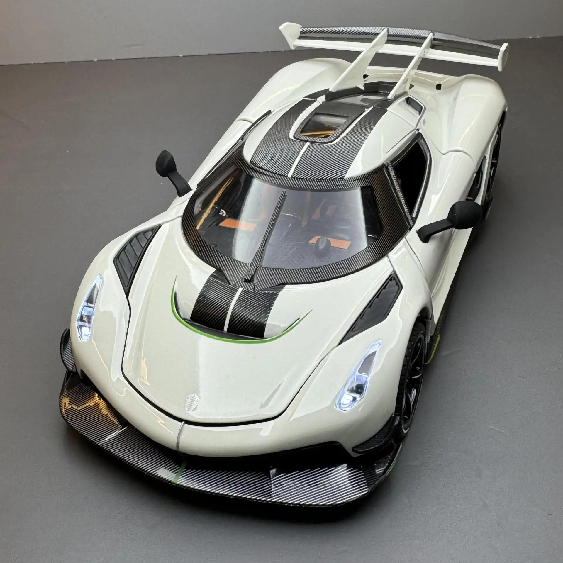 

1:24 Jesko, имитация модели автомобиля, модель автомобиля из сплава, спортивный автомобиль, детская игрушечная машинка, коллекция украшений, подарки на день рождения для мальчиков