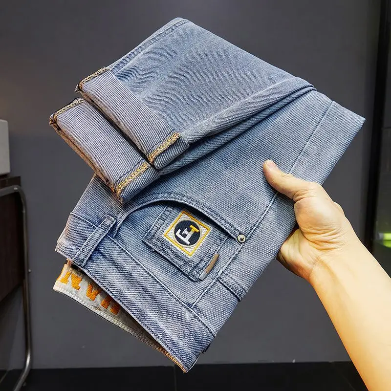 Pantalones vaqueros informales de moda bordados para hombre, pantalón ajustado gris carbón, venta al por mayor, otoño e invierno, novedad