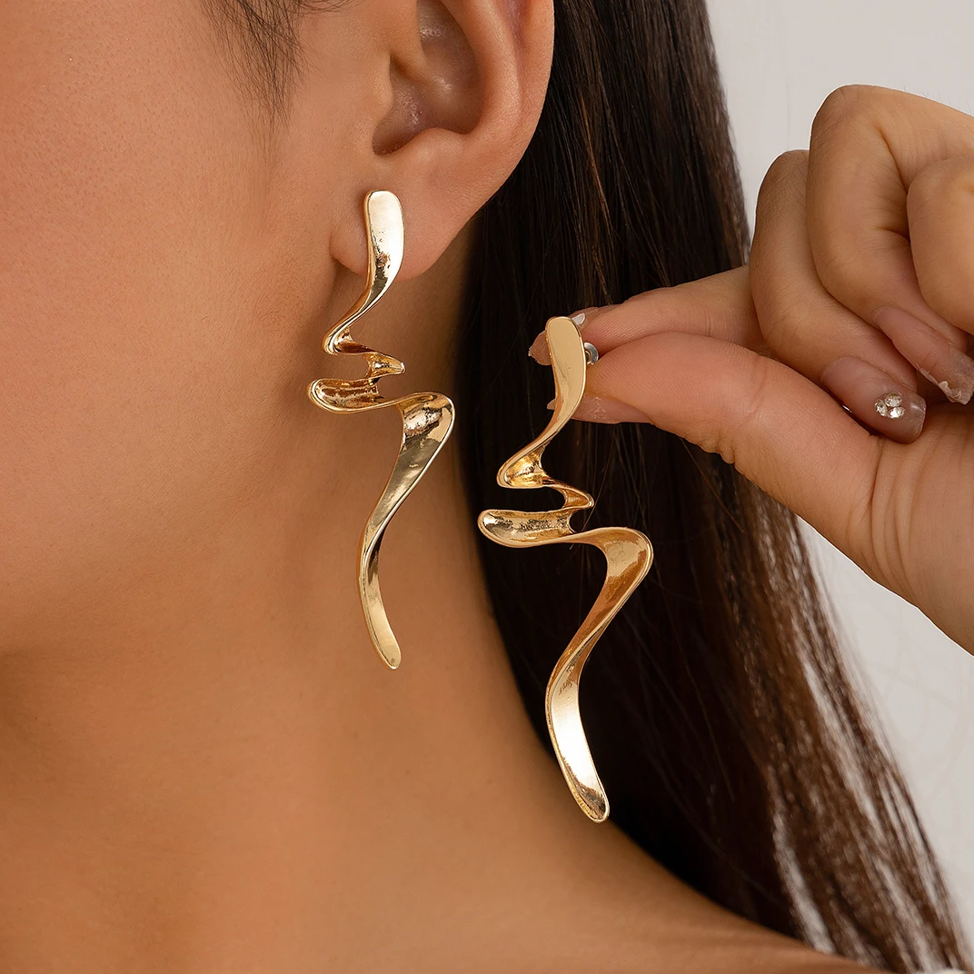 

Ingemark Vintage Irregular Wave Snake Long Drop Earrings for Women Creative Geometric Gold Color Piercing Earrings Wed Jewelry