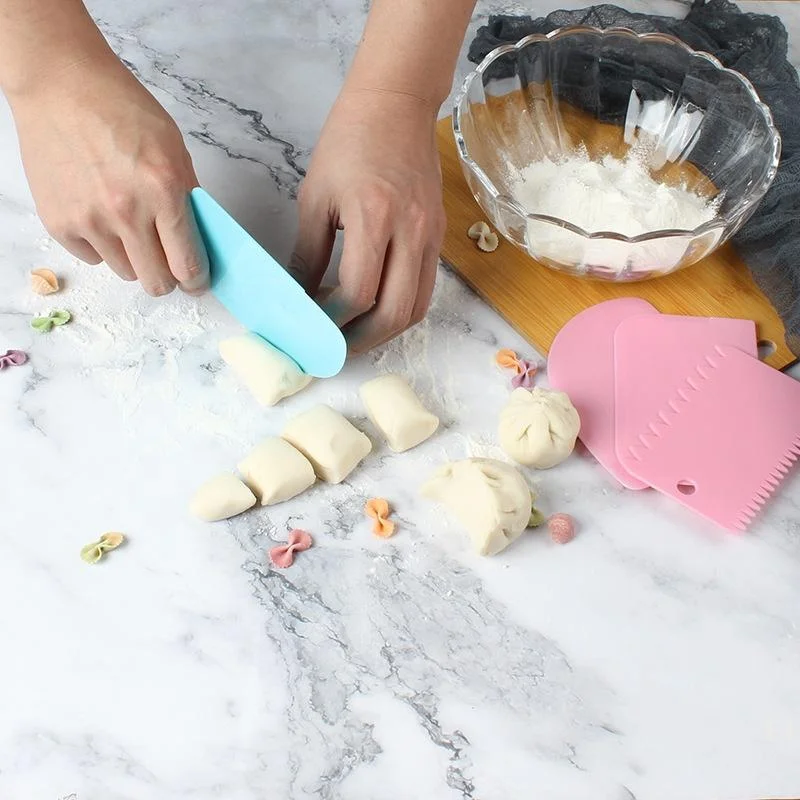 

[YU]3Pcs Cream Scraper Suit DIY Kitchen Straight Arc Tooth Shape Plastic Cake Pasty Scraper Baking Fondant Tools