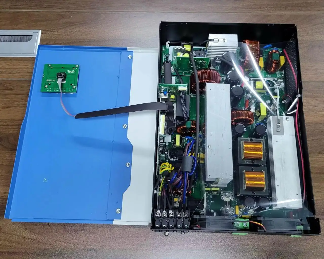 

2025 hot sale Hybrid Solar Inverter 3kw to 6kw Grid 48VDC Single Phase 9000W/5kv 8000W/6000W 5kw Price for Solar Panels 48V 5kw