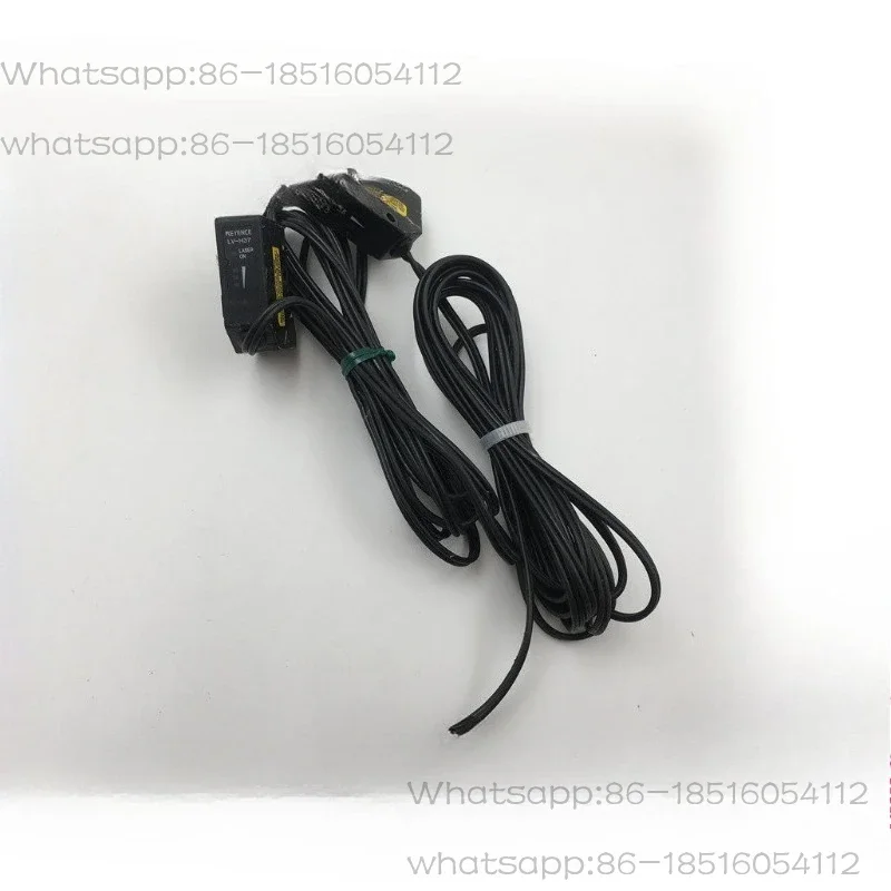Disassembly laser sensor LV-H37 physical picture, spot