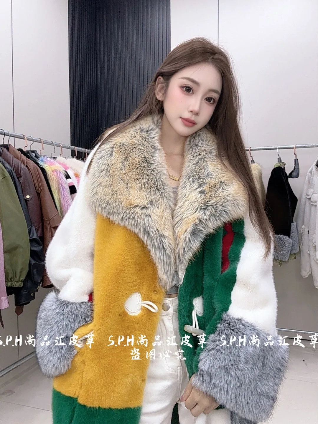 Modern Faux Fur Coat for Women Winter Fashion Show Style Light Luxury Fur Collar Loose Faux Fur Coat Jackets for Women 2025