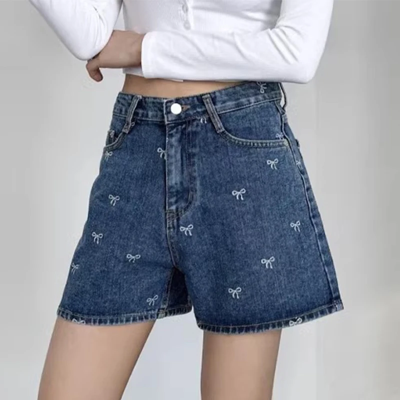 Korejpaa 2024 Zomer Retro Denim Shorts Dames Hoge Taille Veelzijdige Geborduurde Strik Print Casual Wijde Pijpen Shorts Dameskleding