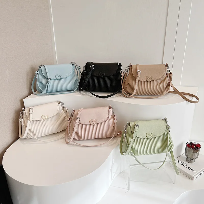 

KK Wrinkle Large Capacity For Women 2024 Spring New Solid Color Fashion Popular Commuter Single Shoulder Underarm Women's Bag