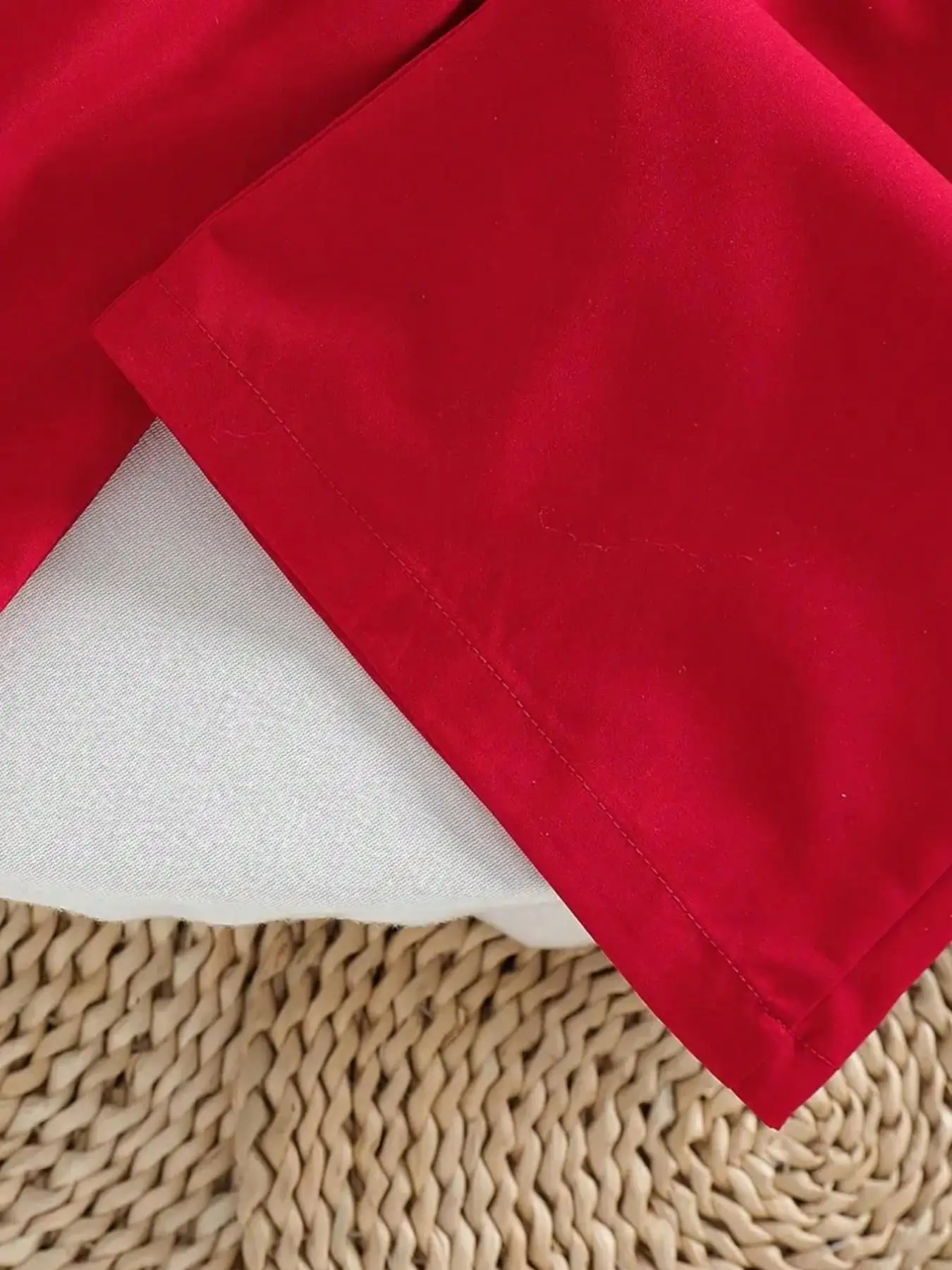 Sommerliches, lässiges, gepunktetes, ärmelloses Oberteil und weit geschnittene Hose für Mädchen mit gerüschtem Schleifendesign für Shopping und Partys. – Detail 8
