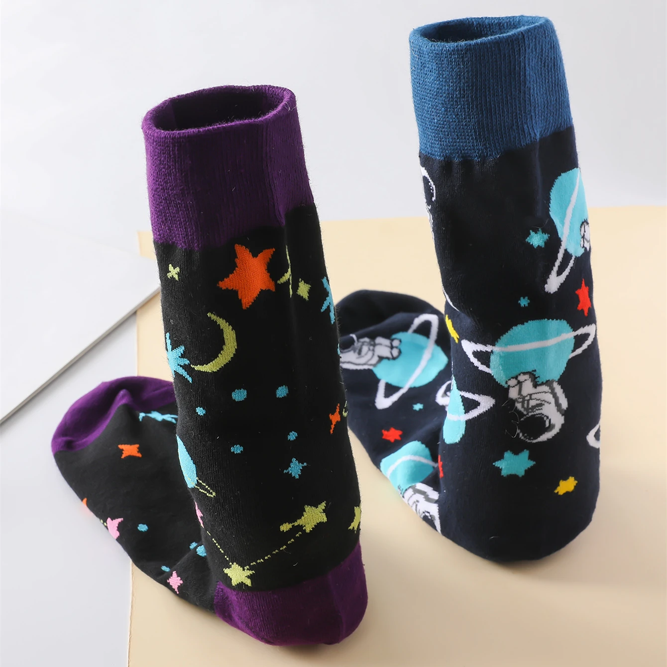 6 Pairs/Pack Men\'s Galaxy Pattern Street Fashion Trendy Socks Spring Summer Comfortable Breathable Colorful Cotton Crew Socks