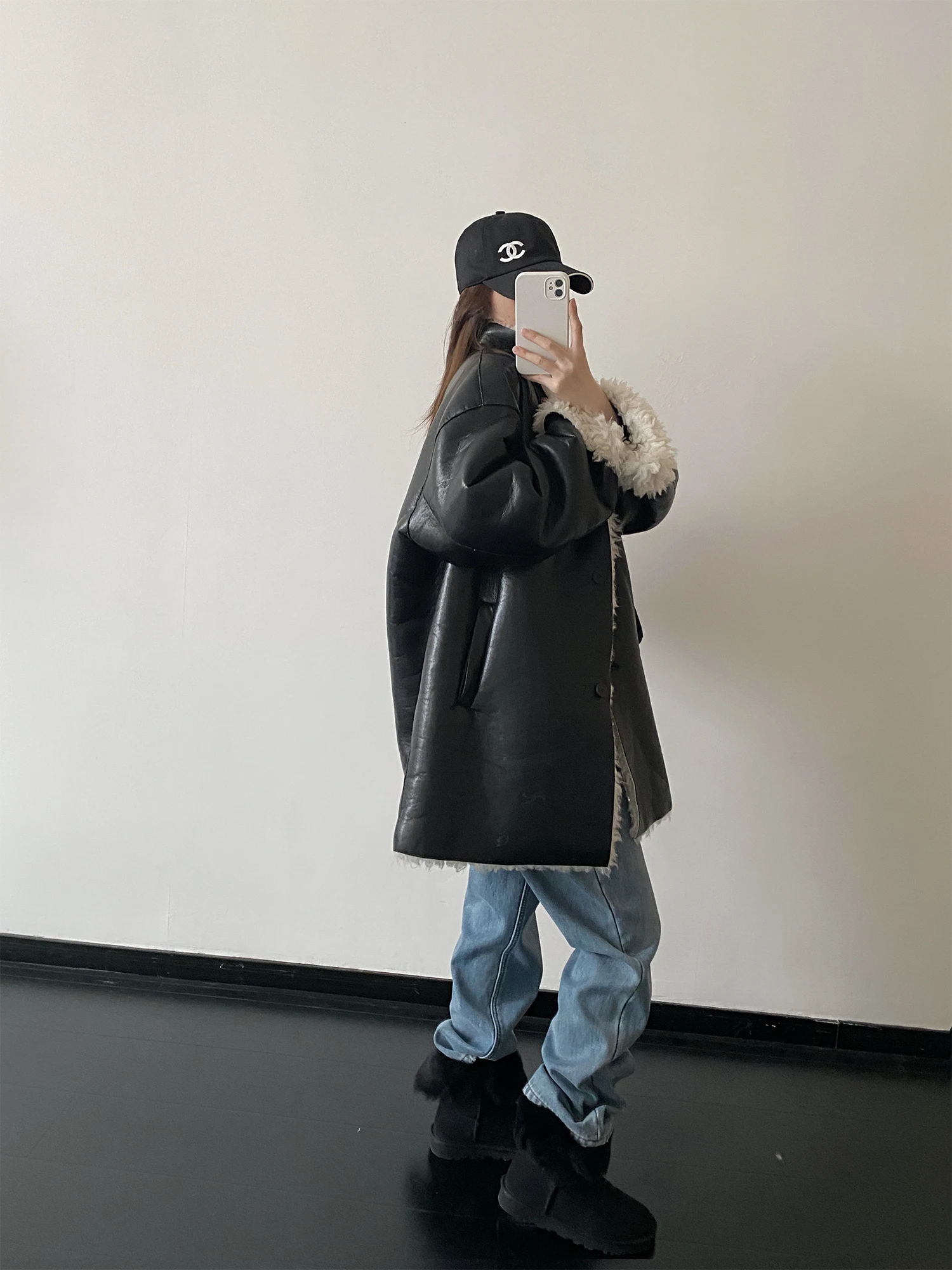 Casaco Longo Feminino de Couro PU Solto e Quente para Outono/Inverno, Casual, com Botões e Gola Alta, Comprimento Médio