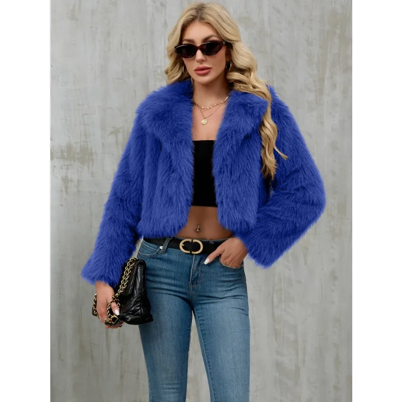 Outcoat Neue Herbst-Winter-Damenbekleidung aus Europa Amerika, einschließlich einer kurzen Plüschjacke, Kunstpelzmantel und Mantel mit Anzugkragen