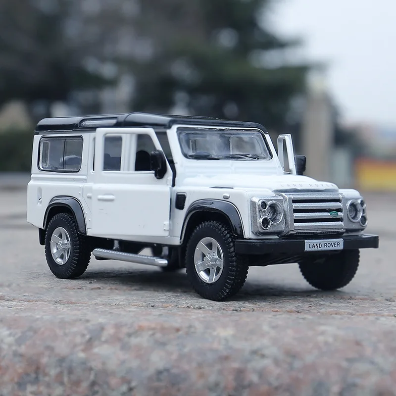 

Christmas Gifts 5 Inch Defender Luxury Off-Road SUV RMZ city 1:36 Alloy Car Model Simulation Exquisite Diecasts & Toy Vehicles