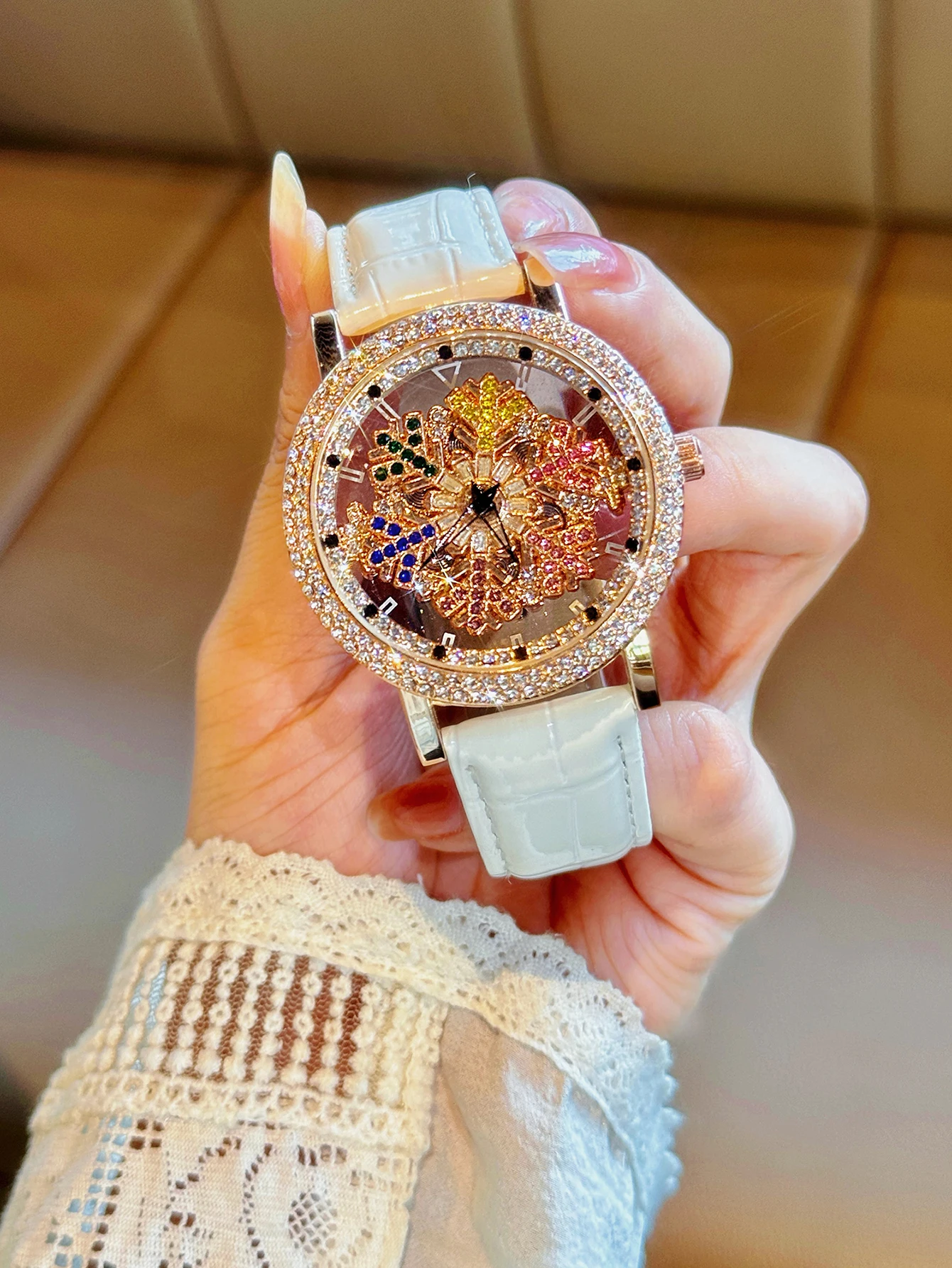 1 Piece of an Upgraded Version of a Dazzling, Fashionable, and Luxurious Women\'s Watch, Featuring Colorful Rhinestone Quartz Watch, with a Charming
