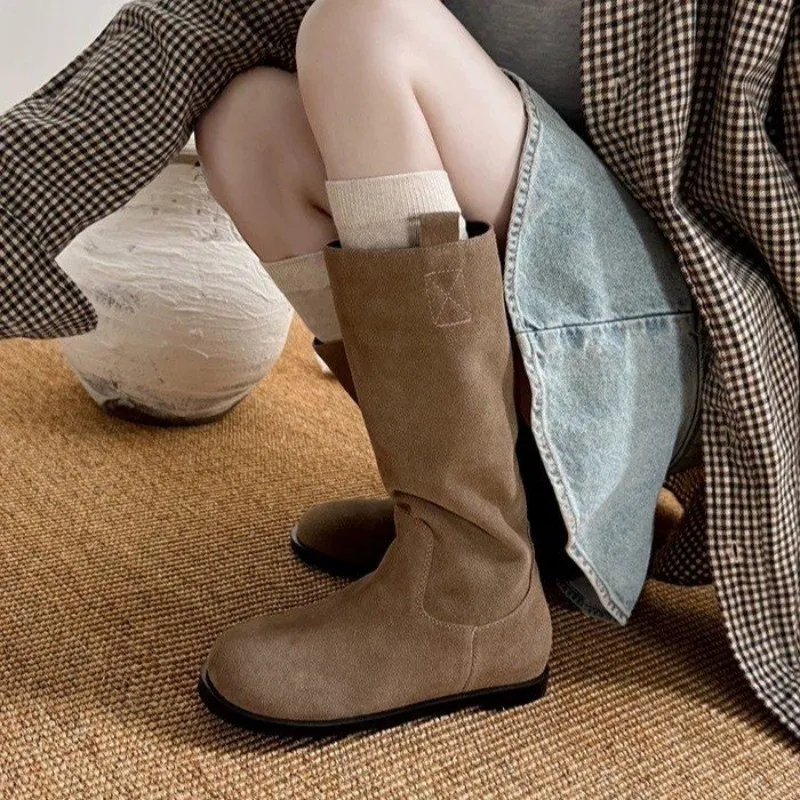 Fall/Winter Women's New Simple Style Mid-Calf Boots - Round Toe Flat Bottom Exquisitely Shapely One-Piece Riding Boots