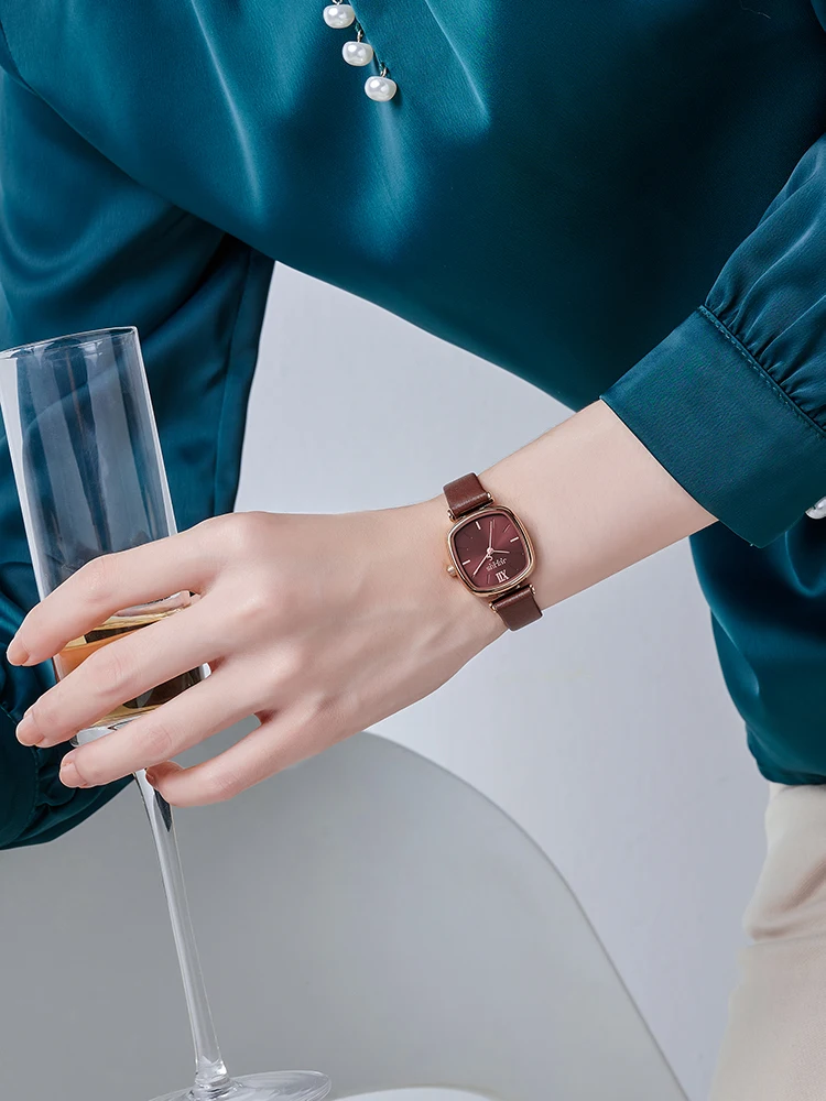 Women'S Watch, Simple Design, Korean Style, Leather, Versatile And Elegant, Square Small Green Quartz Watch, Watch Accessory.