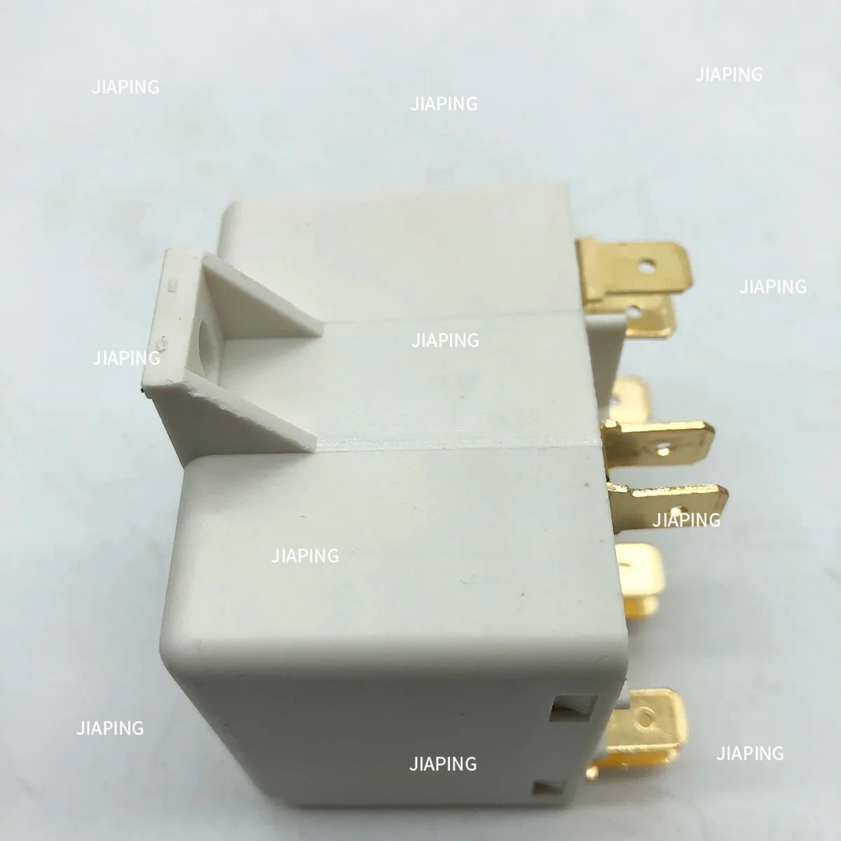 

Подходит для GR3800-4G3D, реле запуска компрессора, машина для изготовления льда, детали холодильника и морозильной камеры 3P