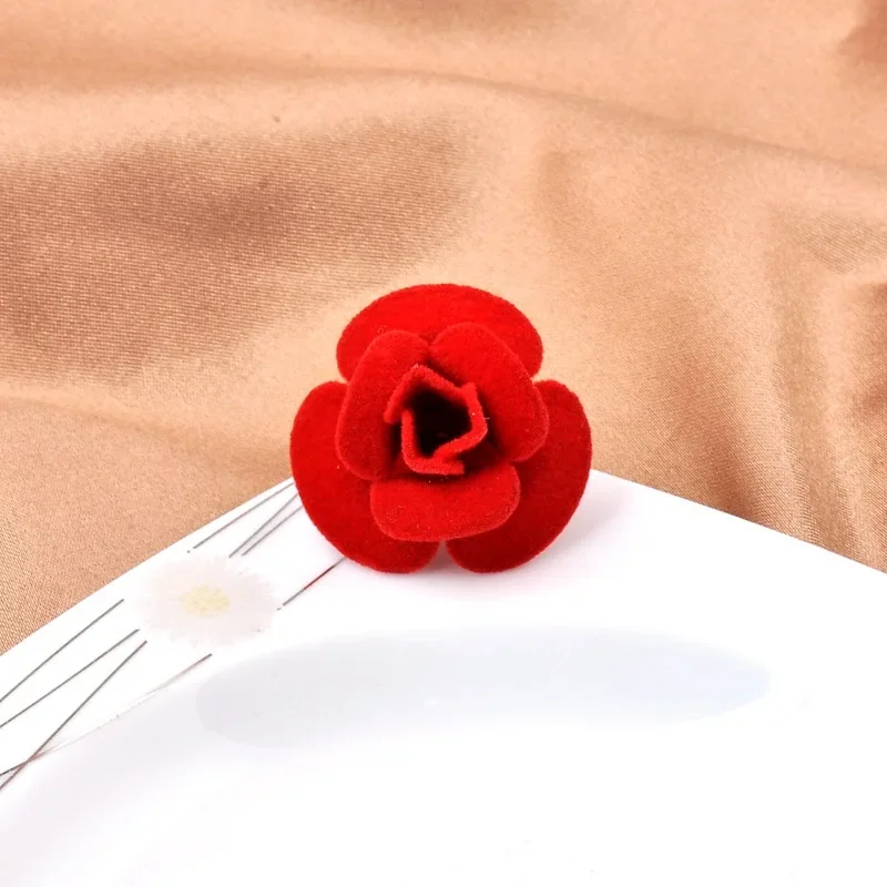 Fashion Magnet Fabric Red Rose Flower Brooch Strong Magnetic Pins Scarf Buckle Shirt Corsage Jewelry Gifts for Women Accessories