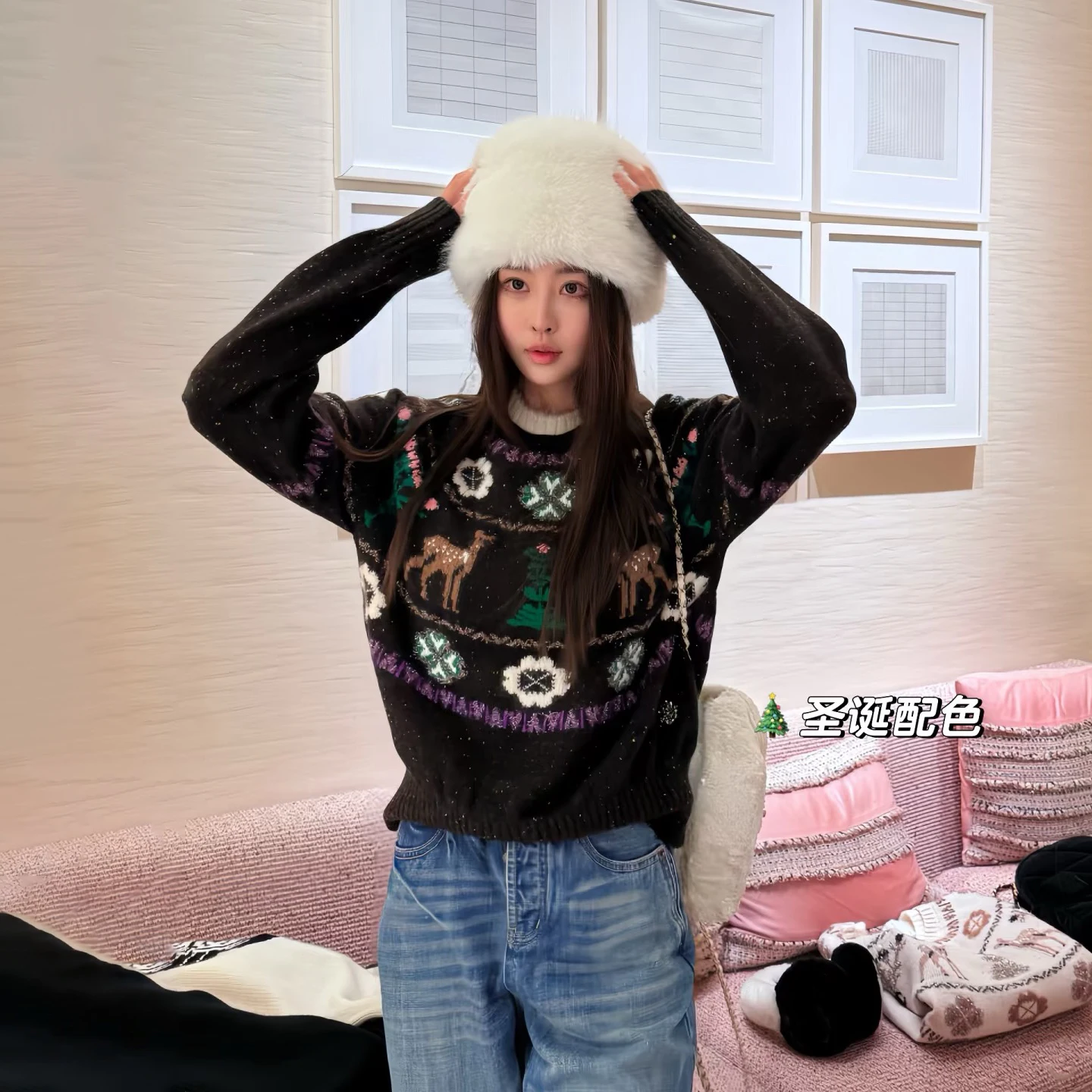 Damenpullover „Winter Christmas Limited Edition“ 2025, halbhoher Rundhalsausschnitt mit Rentiermotiv aus silbernem Metallgarn