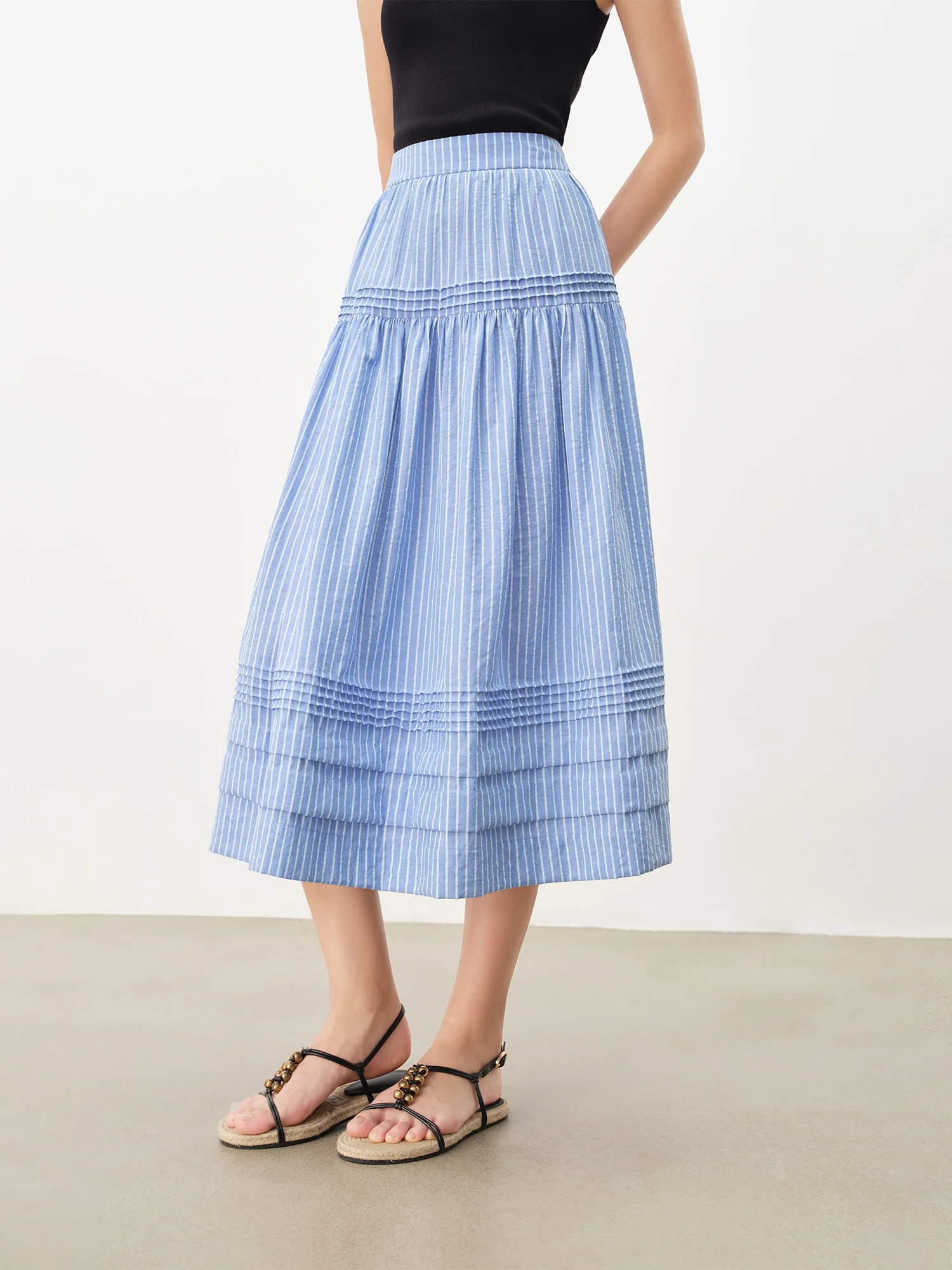 지아오 2025 여름 여성용 페티트 스컬핑 A라인 스커트 - 네비 스트라이프 & 힙 스무딩 플레어로 간편하게 스타일 연출