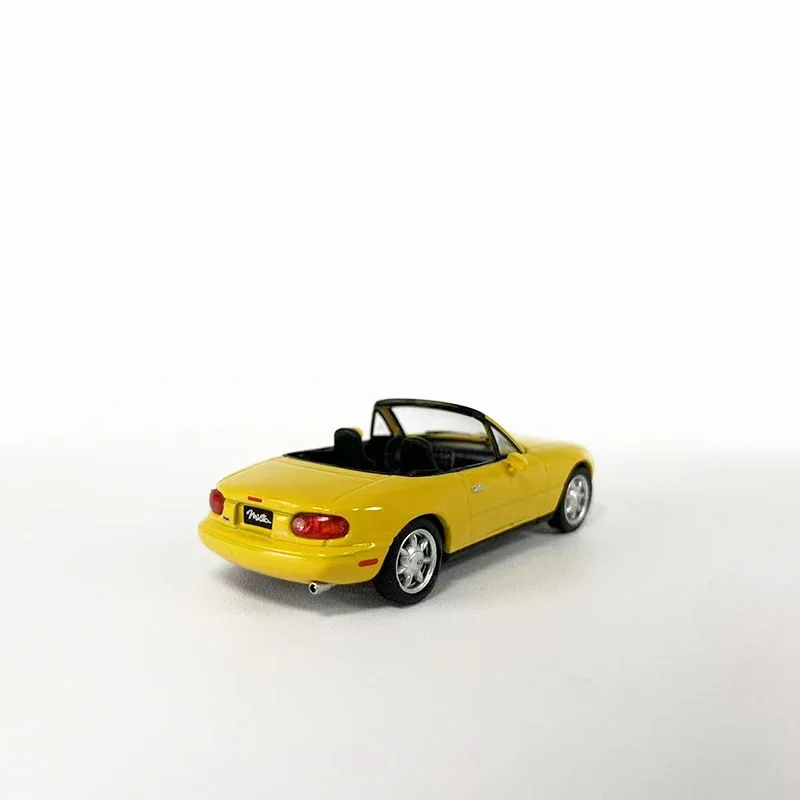 مجموعة سيارات مينيجت 1:64 موديل سيارة مياتا MX-5 (NA) مصنوعة من خليط معدني # 392-LHD