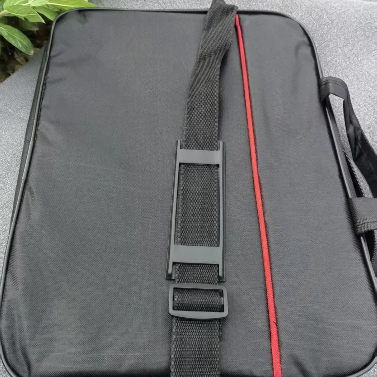 New computer portable messenger business shoulder bag notebook one piece can be sent on behalf of others