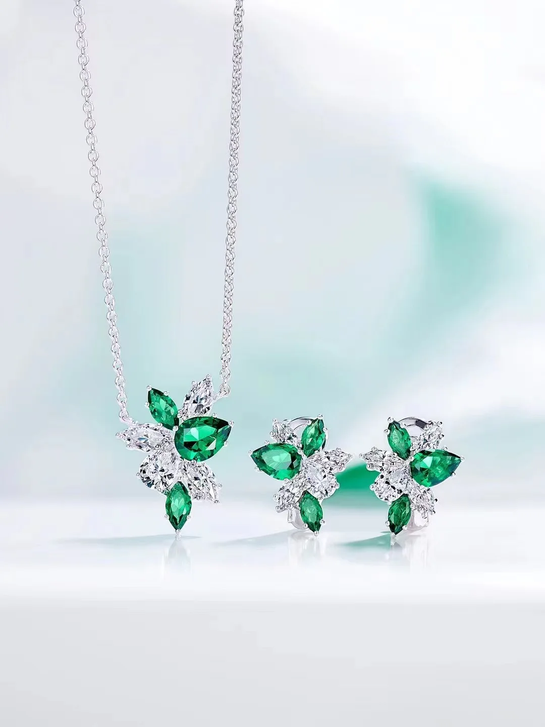 

Luxury High Jewelry Set Platinum Color Laboratory Emerald Diamond Sapphire Earring Necklace Set Synthetic Emerald Gemstone Jewel